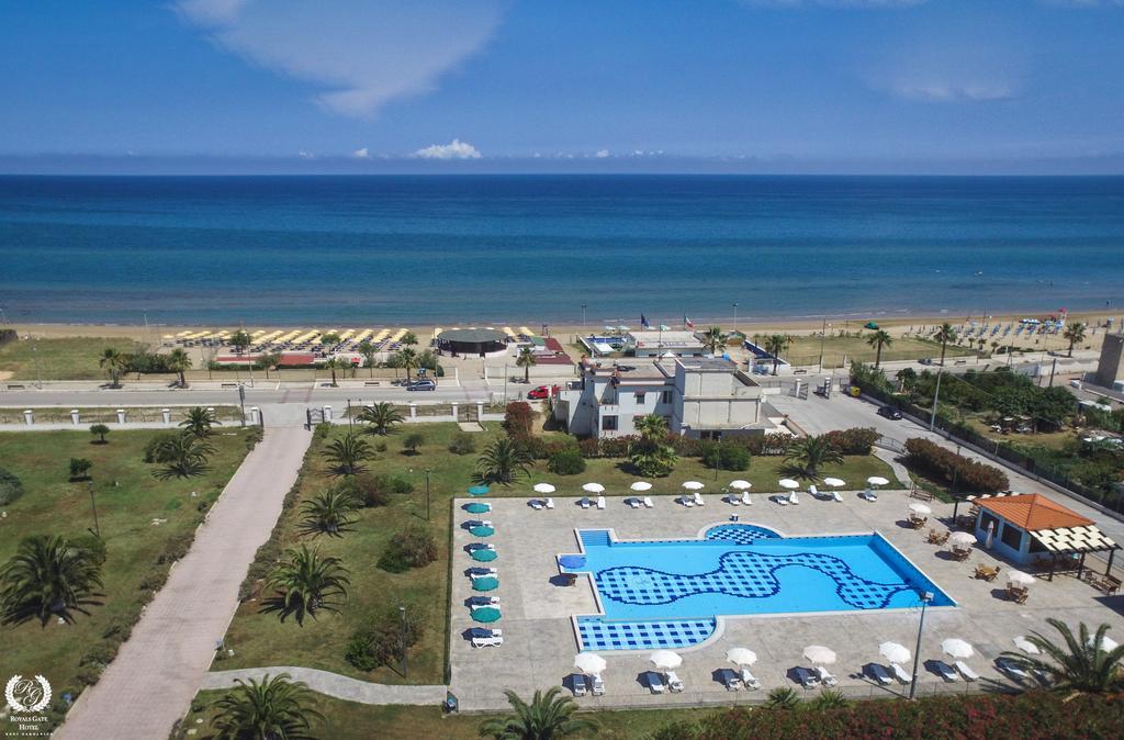 Royals Gate Hotel Роди Гарганико Екстериор снимка