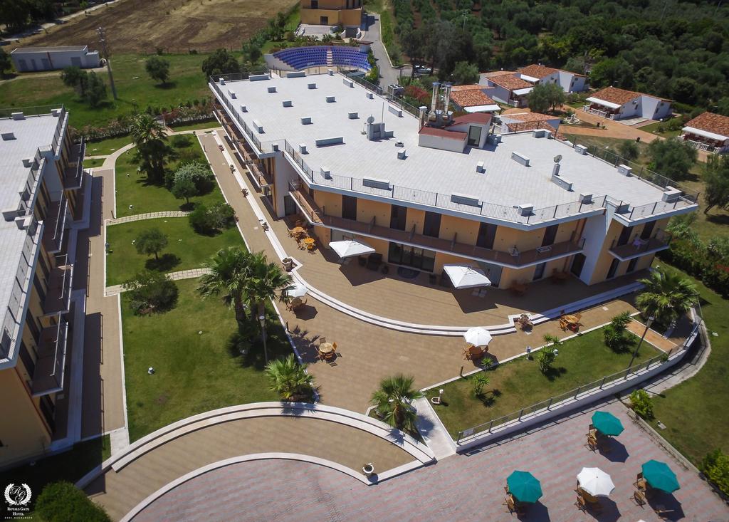 Royals Gate Hotel Роди Гарганико Екстериор снимка