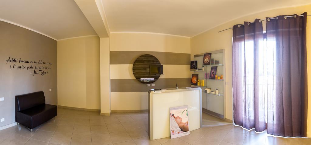 Royals Gate Hotel Роди Гарганико Екстериор снимка