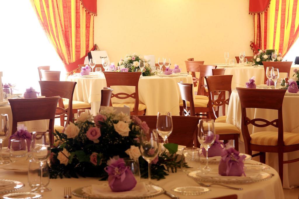 Royals Gate Hotel Роди Гарганико Екстериор снимка